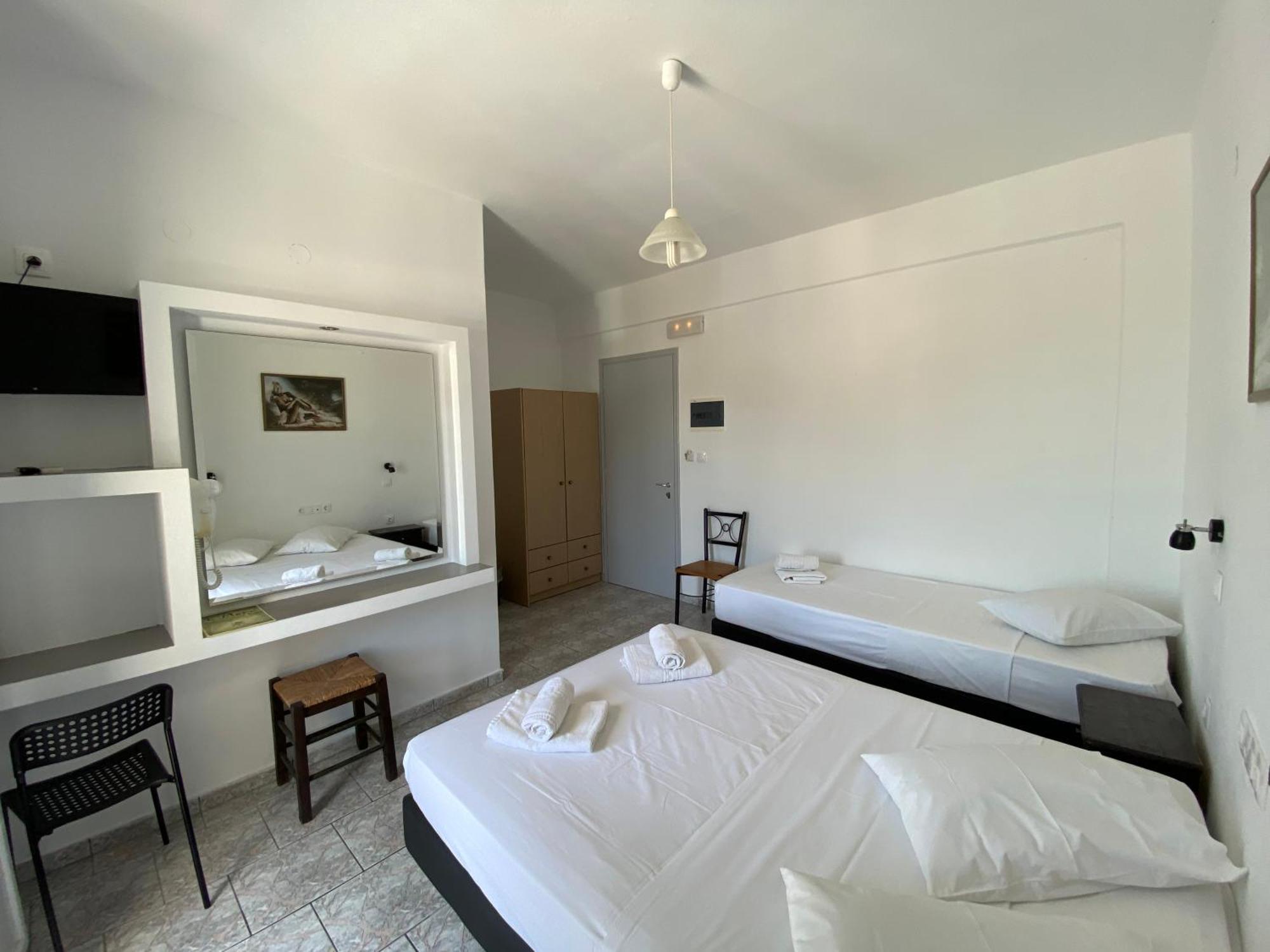 Deep Blue Rooms & Apartments Mylopotas Bagian luar foto